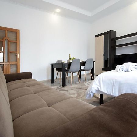 "Deluxe Apartments" K 44 - 1225 ลวีฟ ภายนอก รูปภาพ