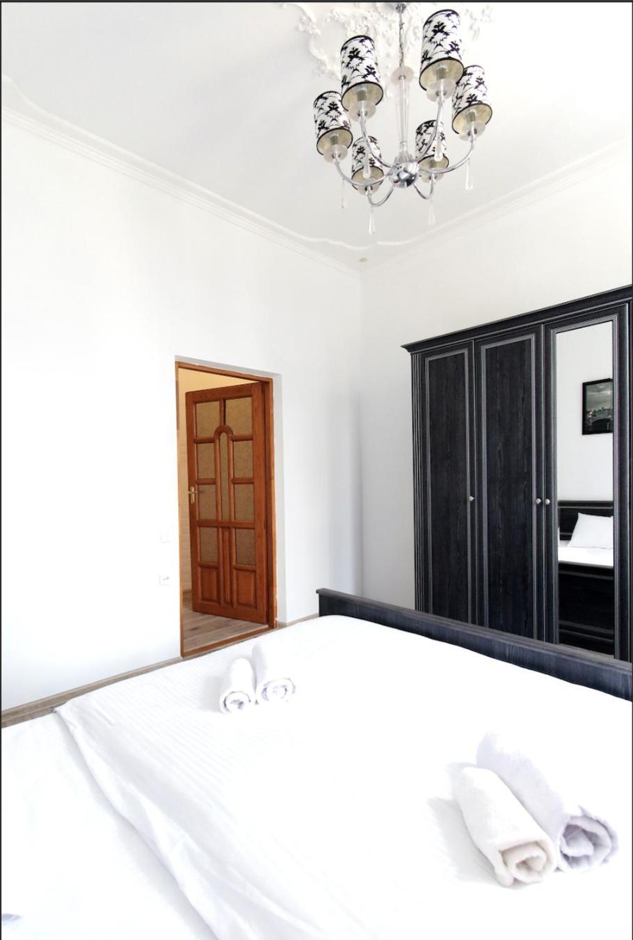 "Deluxe Apartments" K 44 - 1225 ลวีฟ ภายนอก รูปภาพ